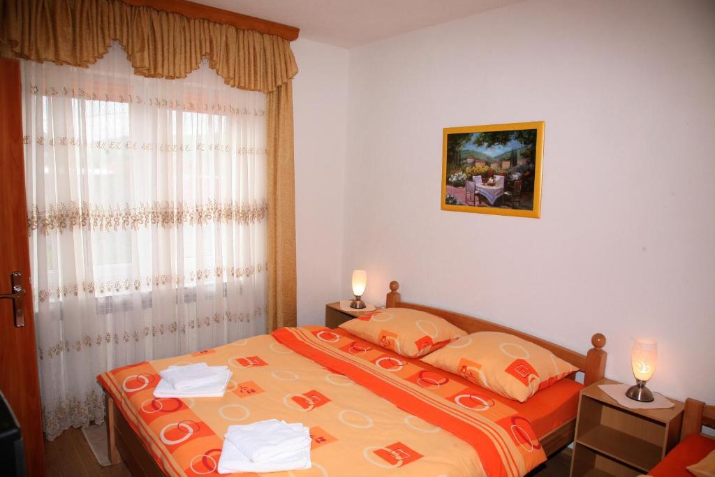 Guest House Mijic Korenica Rum bild